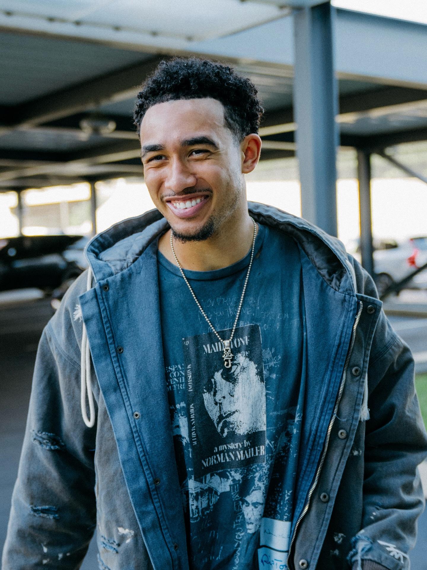 img, 将照片预热