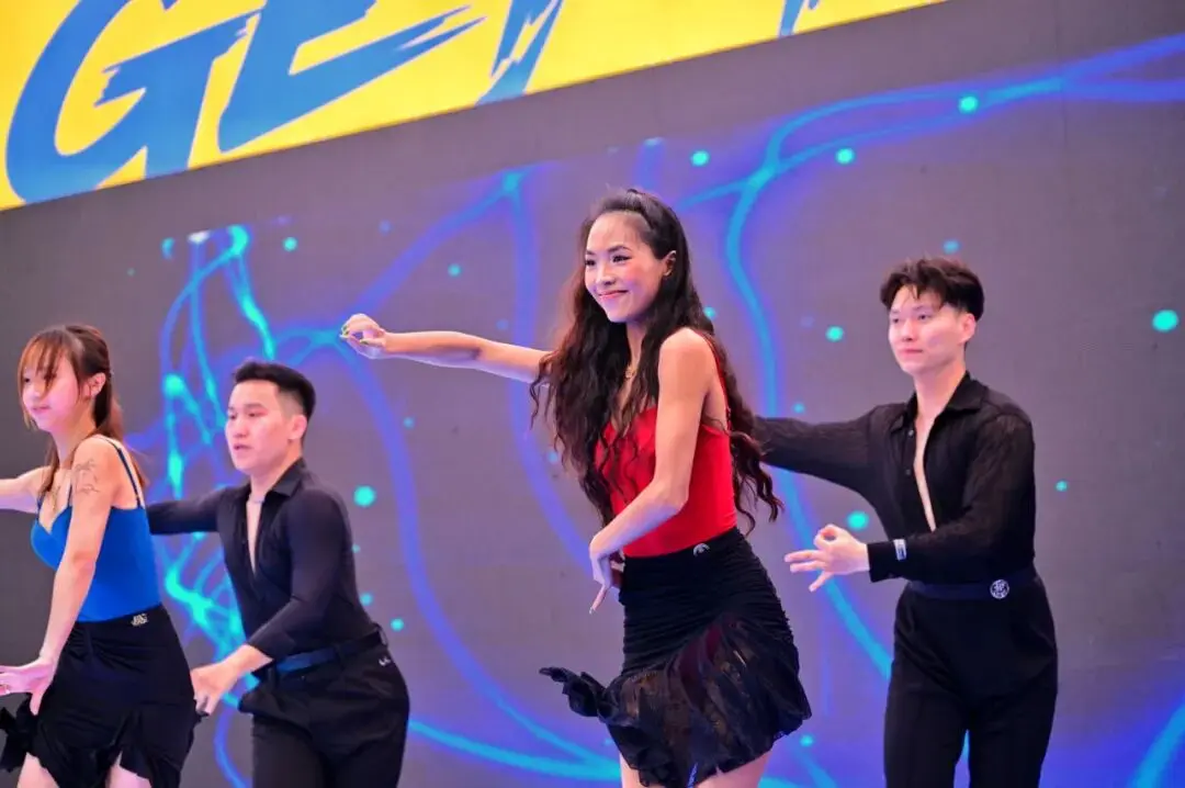 阵广州全民, AA, 局的悉心指